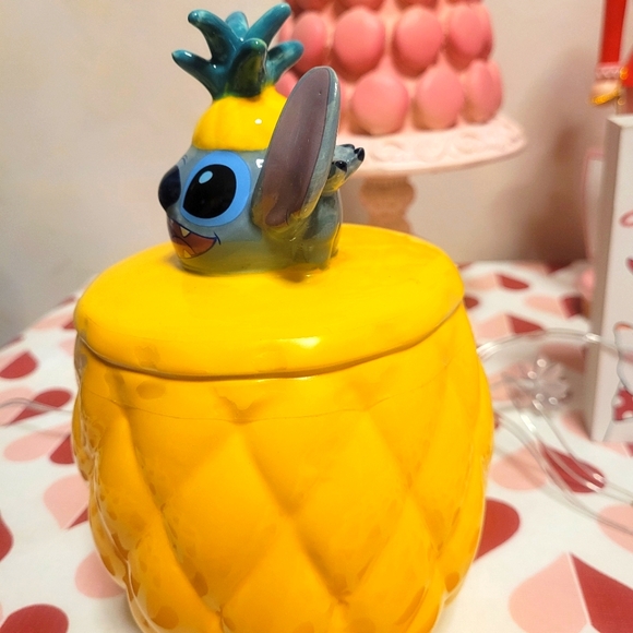 Disney Lilo and Stitch Pineapple cookie jar. Brand is Silver Buffalo - Picture 2 of 6